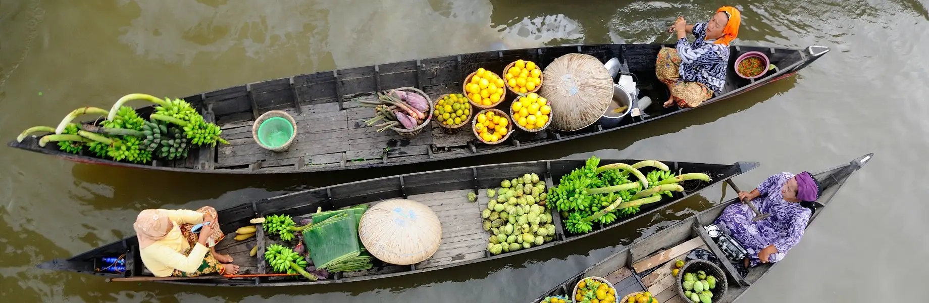 banjarmasin floating market kalimantan